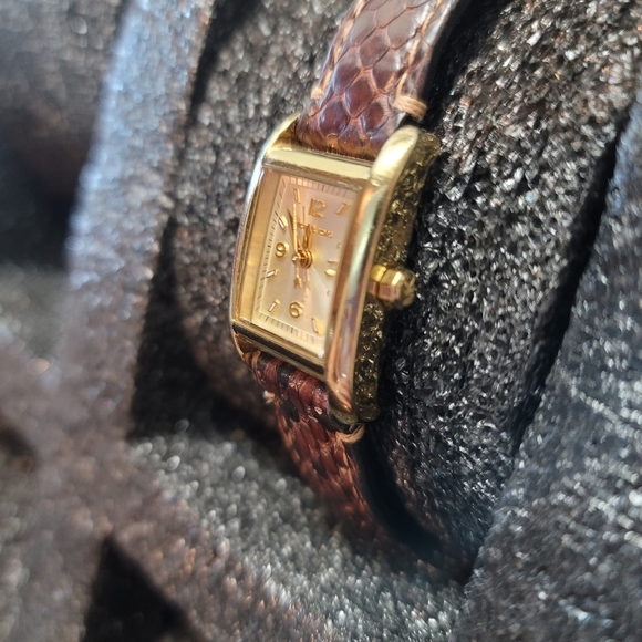 Michael Kors Python Taylor Watch - Picture 5 of 9